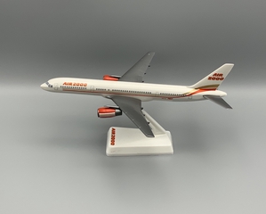 Image: model airplane: Air 2000, Boeing 757