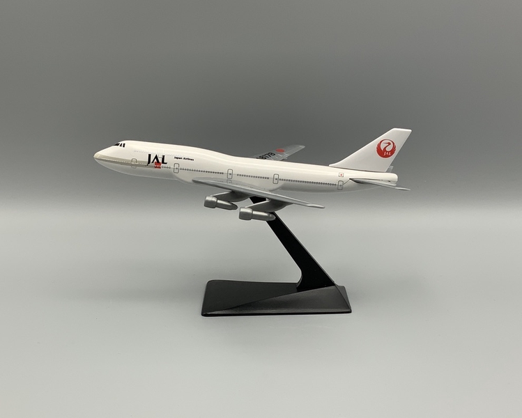 Image: model airplane: Japan Airlines, Boeing 747-SUD