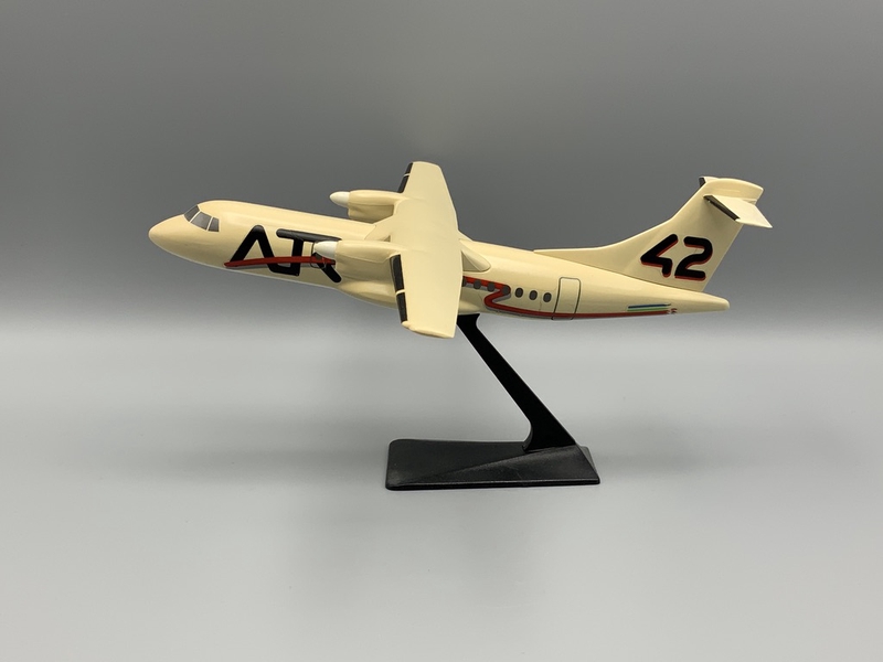 Image: model airplane: Avions de Transport Regional ATR 42 