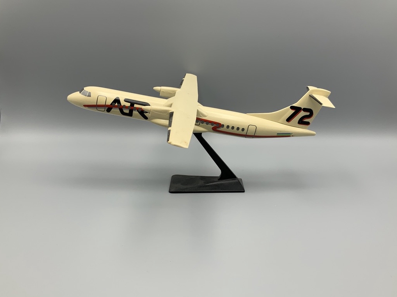 Image: model airplane: Avions de Transport Regional ATR 72 