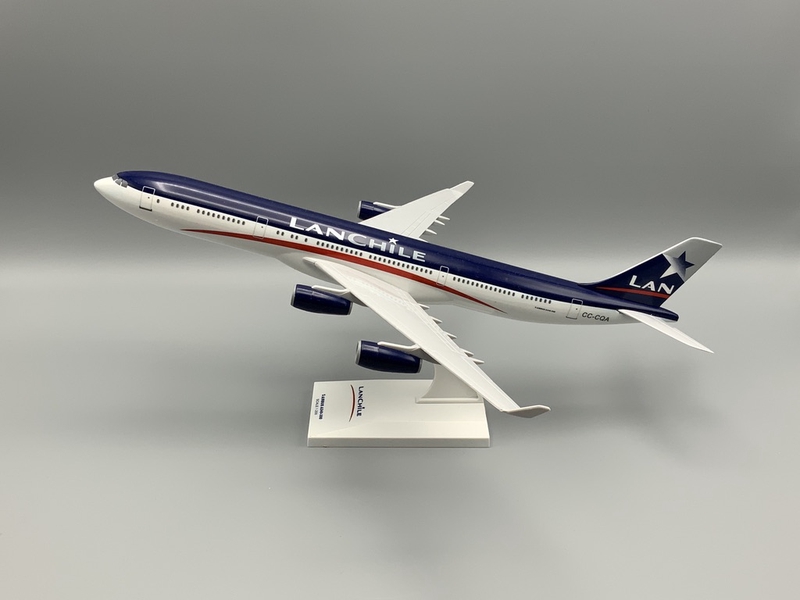 Image: model airplane: LanChile, Airbus A340-300