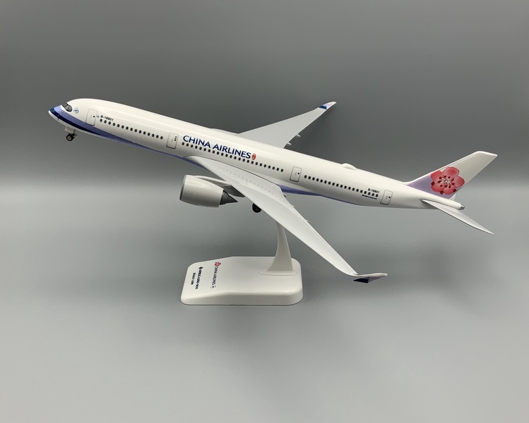 Image: model airplane: China Airlines, Airbus A350-900