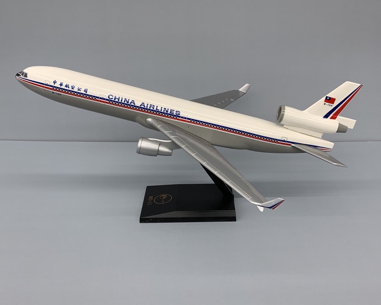 Image: model airplane: China Airlines, McDonnell Douglas MD-11