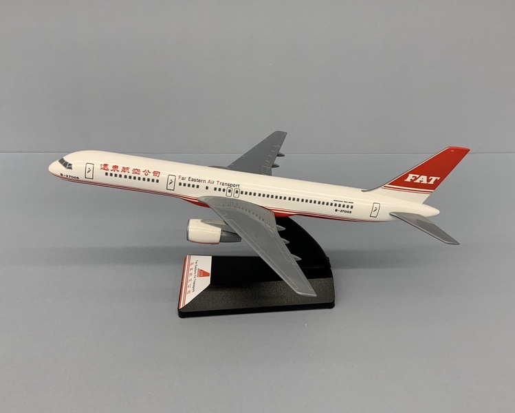 Image: model airplane: Far Eastern Air Transport, Boeing 757-200