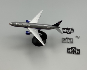 Image: model airplane: United Airlines, Boeing B777