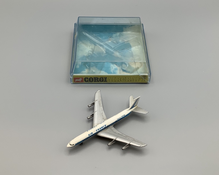 Image: miniature model airplane: Air France, Boeing 707