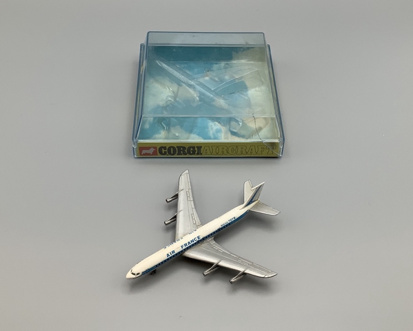 Miniature model airplane: Air France, Boeing 707