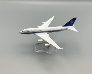Image: model airplane: China Southern Airlines, Boeing 747-400