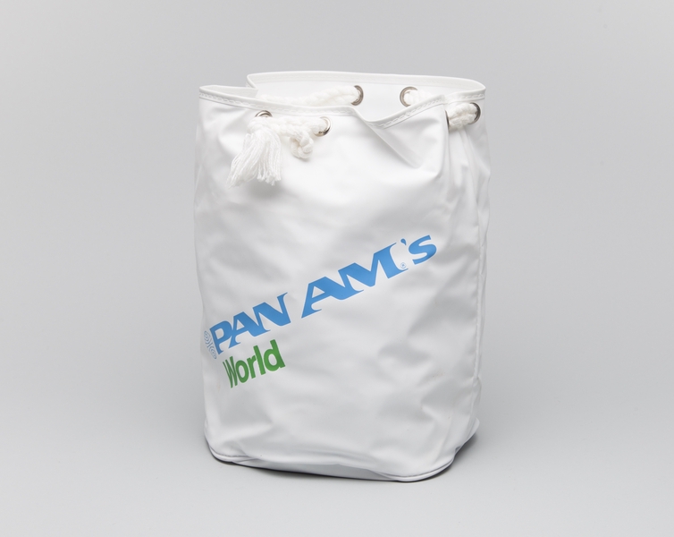 Image: airline bag: Pan American World Airways