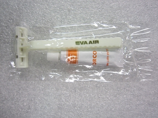 Image: razor kit: EVA Air