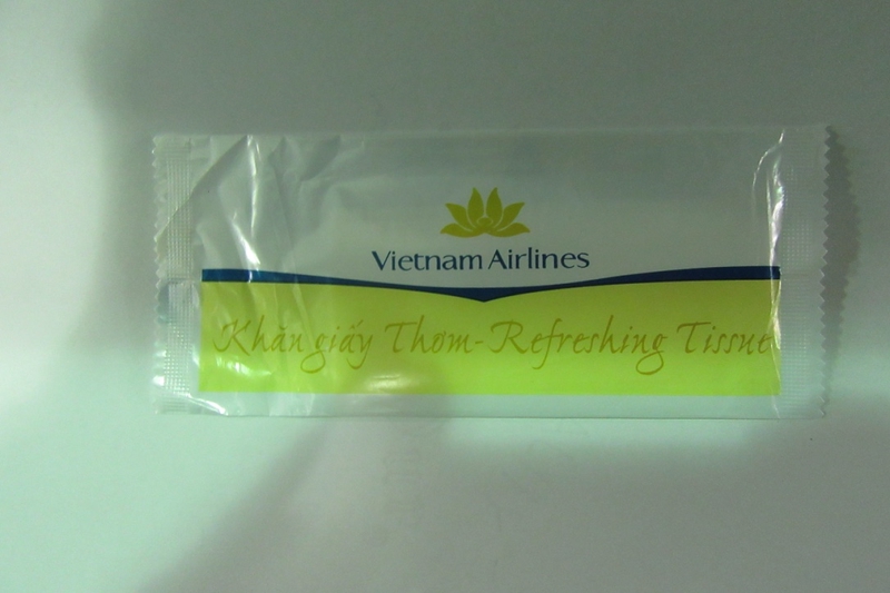 Image: towelette: Vietnam Airlines