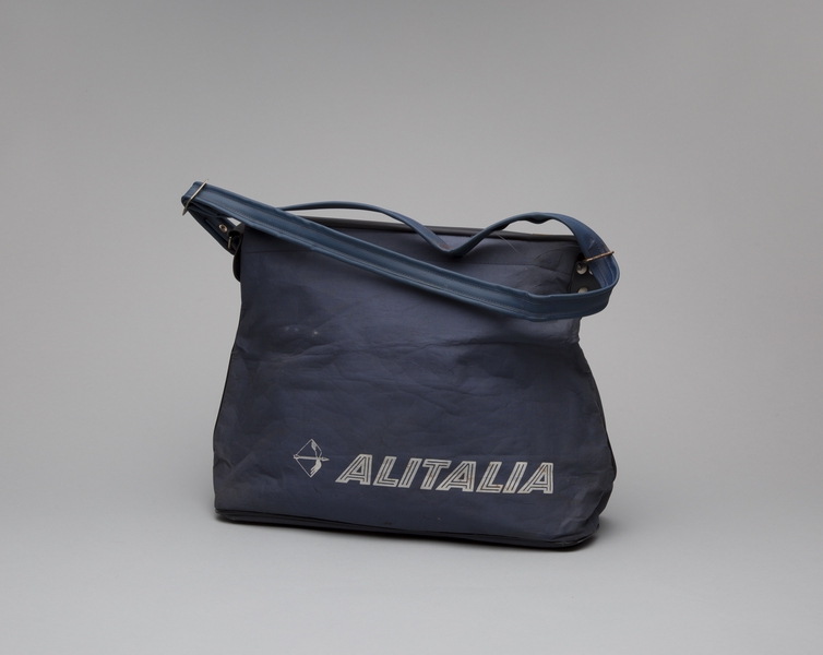 Image: airline bag: Alitalia