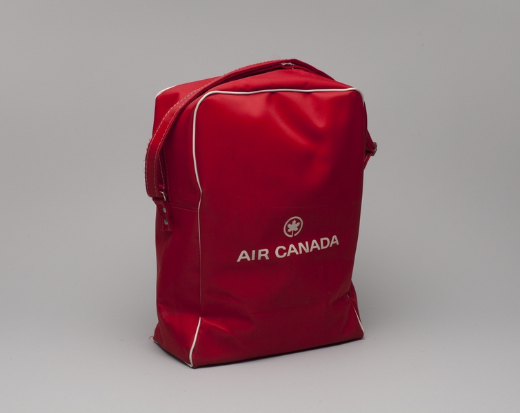 Image: airline bag: Air Canada