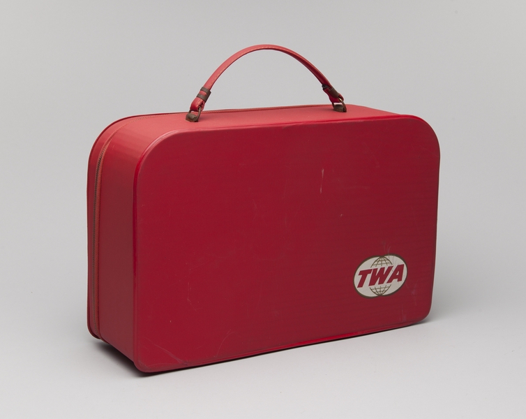 Image: airline bag: TWA (Trans World Airlines)