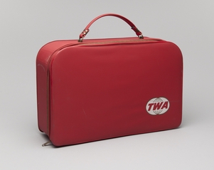 Image: airline bag: TWA (Trans World Airlines) 