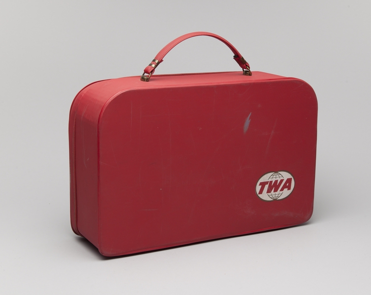 Image: airline bag: TWA (Trans World Airlines) 
