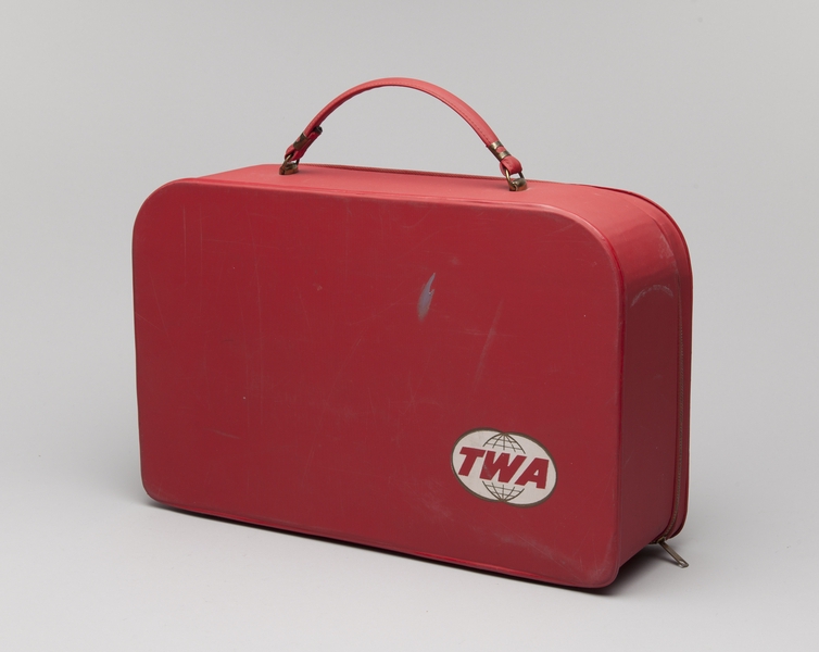 Image: airline bag: TWA (Trans World Airlines) 