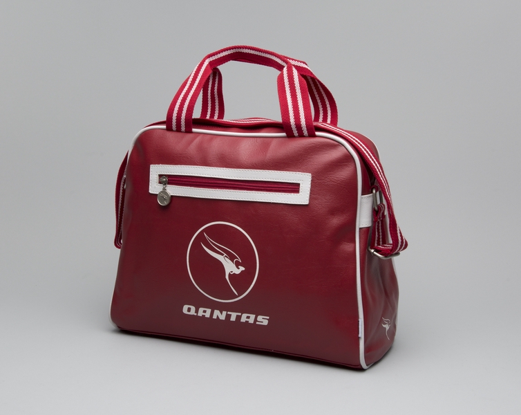 Image: airline bag: Qantas Airways