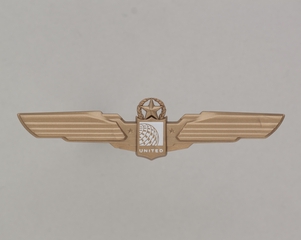 Image: children's souvenir wings: United Airlines, captain