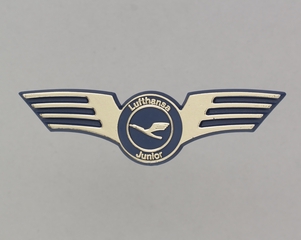 Image: children's souvenir wings: Lufthansa