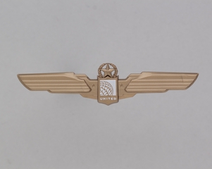 Image: children's souvenir wings: United Airlines, captain