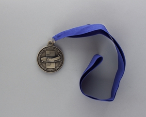 Image: commemorative medallion: Civil Air Transport (CAT)