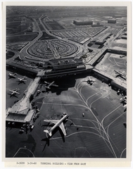 Image: photograph: San Francisco International Airport (SFO), Terminal Building
