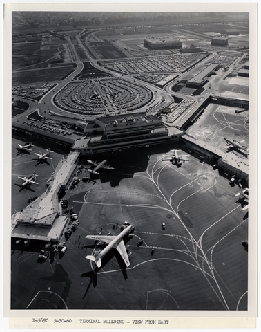 Photograph: San Francisco International Airport (SFO), Terminal Building