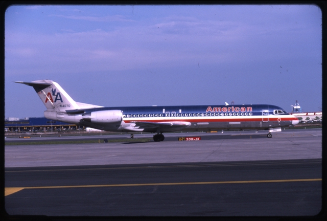 Slide: American Airlines, Fokker F.100, Newark International Airport (EWR)