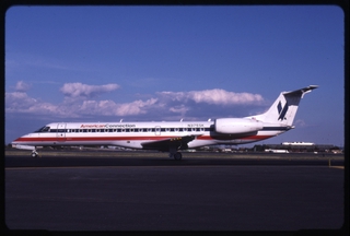 Image: slide: American Connection, Fokker F.100, Newark International Airport (EWR)