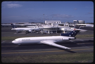 Image: slide: Ansett Australia, Boeing 727-200, Sydney Airport (SYD)