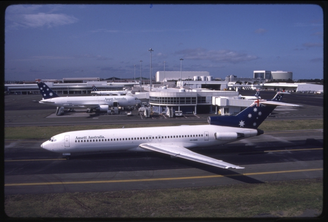 Slide: Ansett Australia, Boeing 727-200, Sydney Airport (SYD)