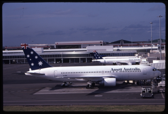 Slide: Ansett Australia, Boeing 767-277