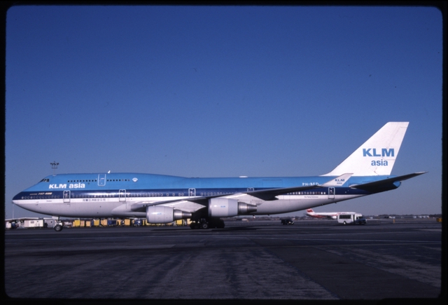 Slide: KLM Asia, Boeing 747-400, John F. Kennedy International Airport (JFK)