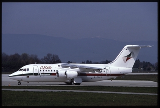 Image: slide: LAR Transregional, British Aerospace BAe 146-200, Geneva Airport (GVA)