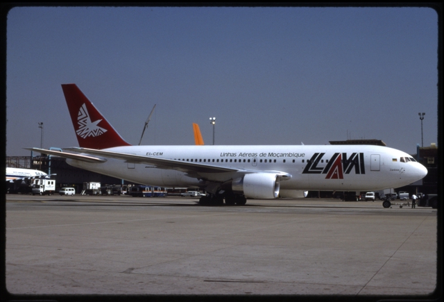 Slide: Linhas Aereas de Mocambique, Boeing 767-200