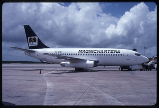 Image: slide: Magnicharters, Boeing 737-200