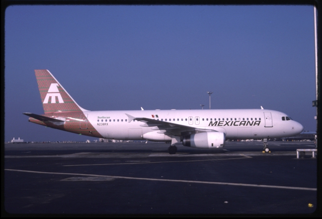 Slide: Mexicana Airlines, Airbus A320-200, John F. Kennedy International Airport (JFK)