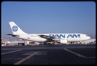 Image: slide: Pan American World Airways, Airbus A300B4, John F. Kennedy International Airport (JFK)