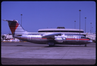 Image: slide: Pacific Southwest Airlines (PSA), British Aerospace BAe 146-200, San Francisco International Airport (SFO)
