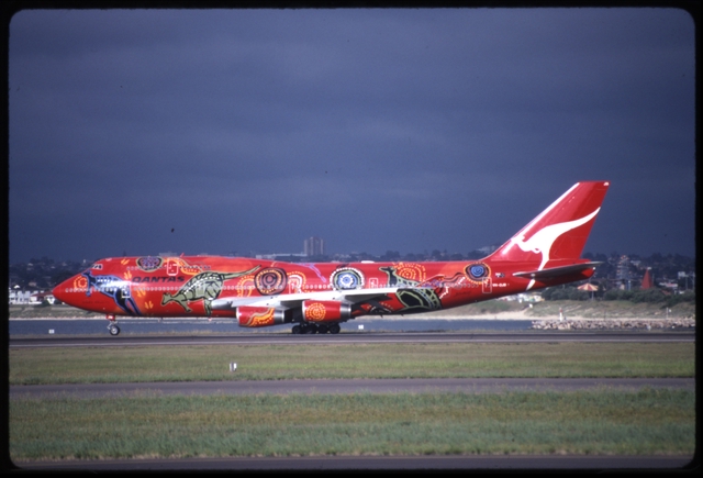 Slide: Qantas Airways, Boeing 747-400, Sydney Airport (SYD)