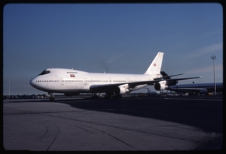 Image: slide: TWA (Trans World Airlines), Boeing 747-200, John F. Kennedy International Airport (JFK)
