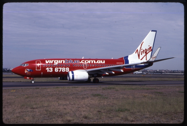 Slide: Virgin Blue, Boeing 737-700, Sydney Airport (SYD)
