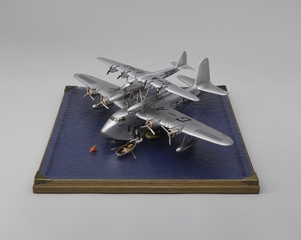 Image: model airplane: Short Mayo Composite, S.21 Maia, S.20 Mercury