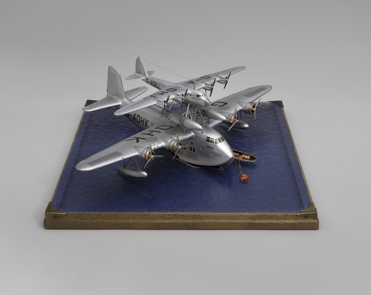 Image: model airplane: Short Mayo Composite, S.21 Maia, S.20 Mercury