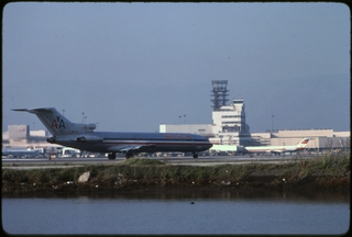 Image: slide: American Airlines, Boeing 727-200, San Francisco International Airport (SFO)