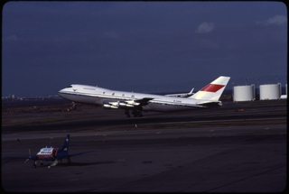 Image: slide: CAAC (Civil Aviation Administration of China), Boeing 747, San Francisco International Airport (SFO)