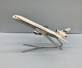 Image: model airplane: SAS (Scandinavian Airlines System), McDonnell Douglas DC-10