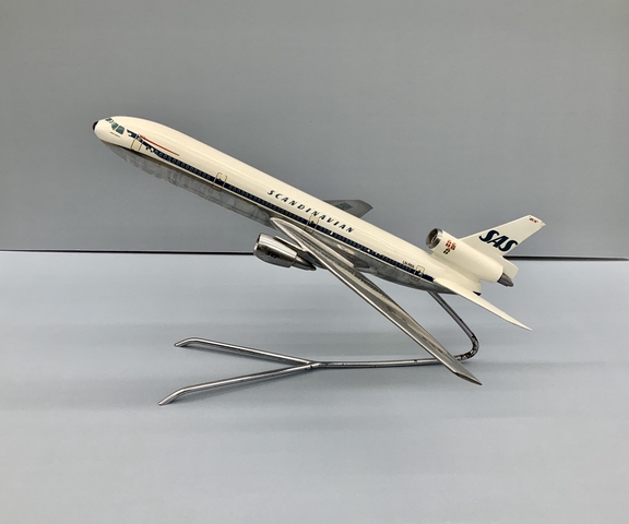 Model airplane: SAS (Scandinavian Airlines System), McDonnell Douglas DC-10