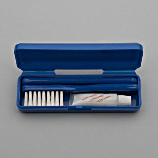 Image #2: toothbrush set: United Airlines